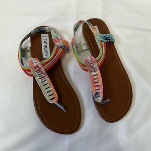 STEVE MADDEN COLORFUL SANDALS